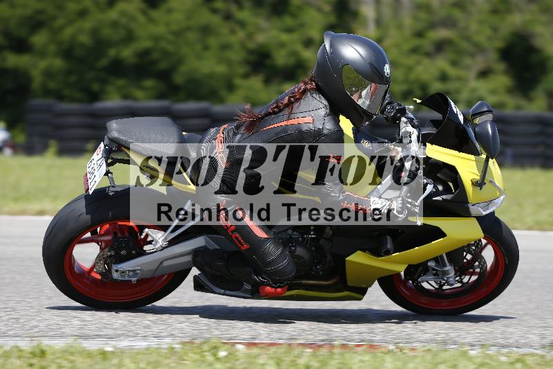 /Archiv-2024/29 12.06.2024 MOTO.CH Track Day ADR/Gruppe blau/28